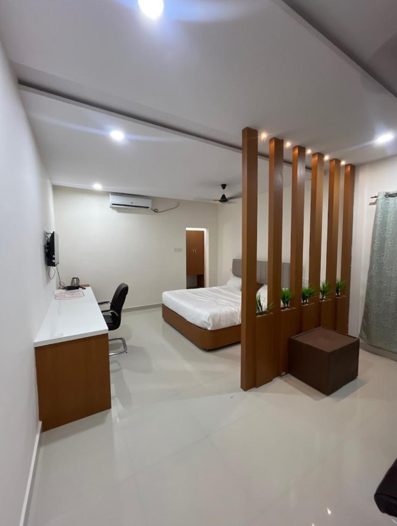 Sunshine Residency Hotel Mancheral Bagian luar foto